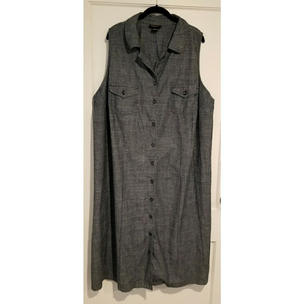 Maggie Barnes gray sleeveless chambray dress